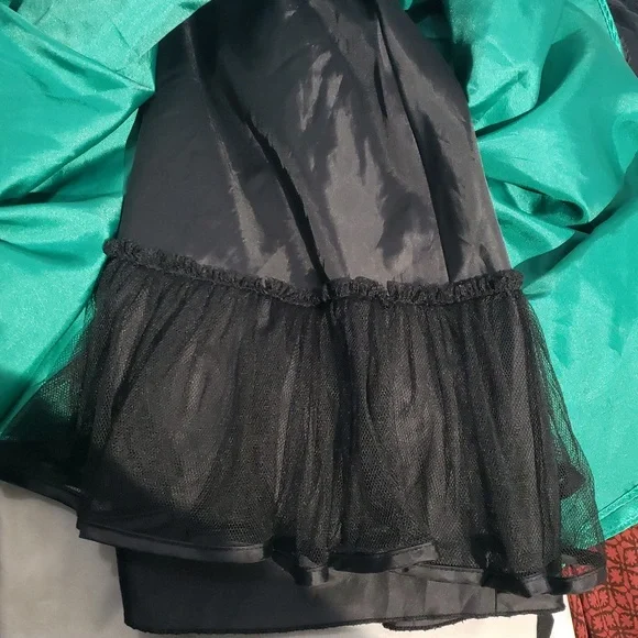 Girl' Elegant Green and Black Holiday Party Dress Size 10 Tulle Petticoat - Picture 16 of 16
